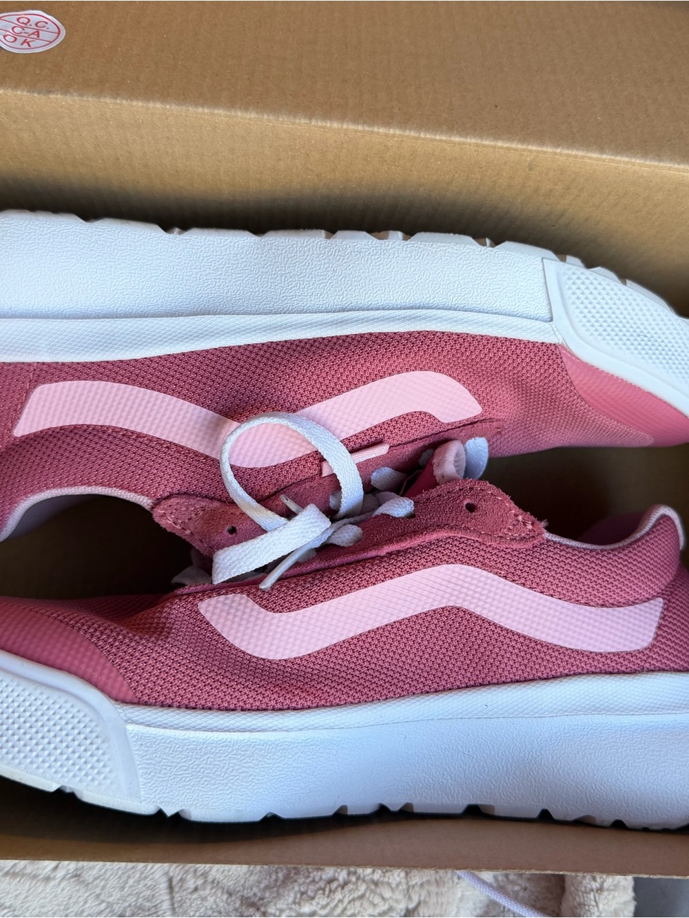 Vans Pink Low-Top Sneakers with Light Pink Side Stripe